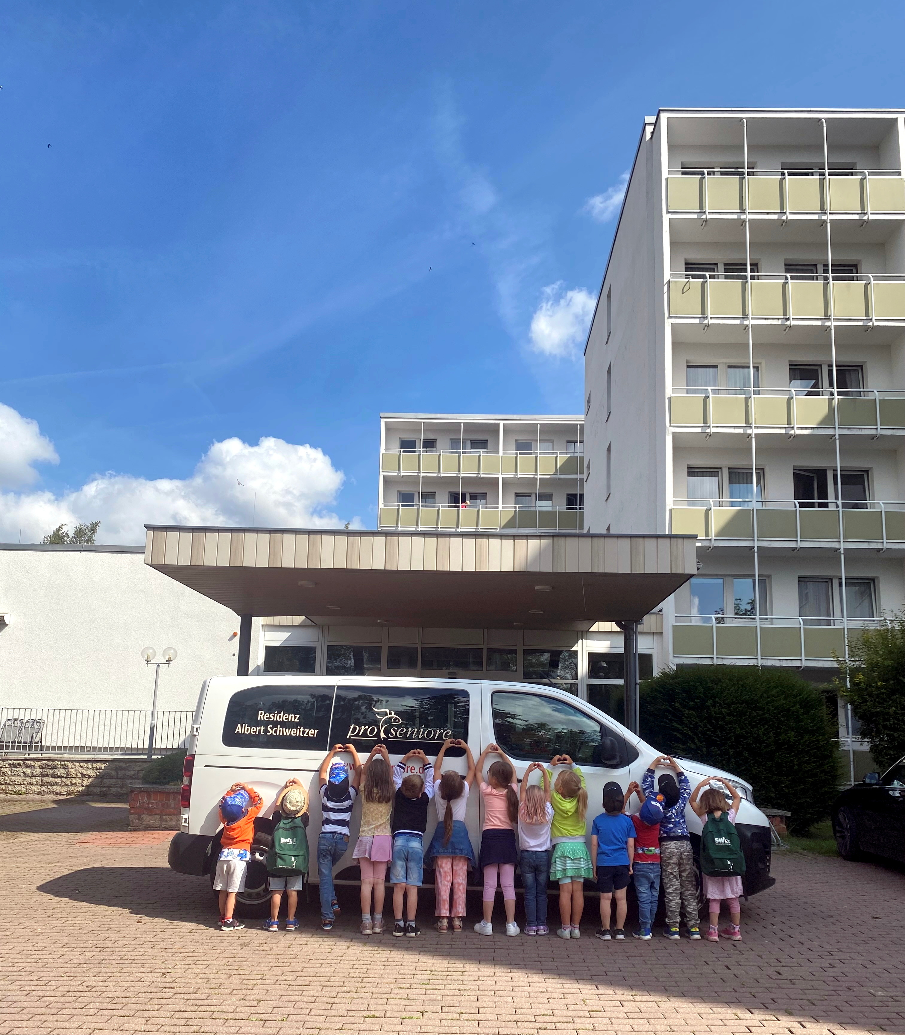 Kindergarten besucht Seniorenheim