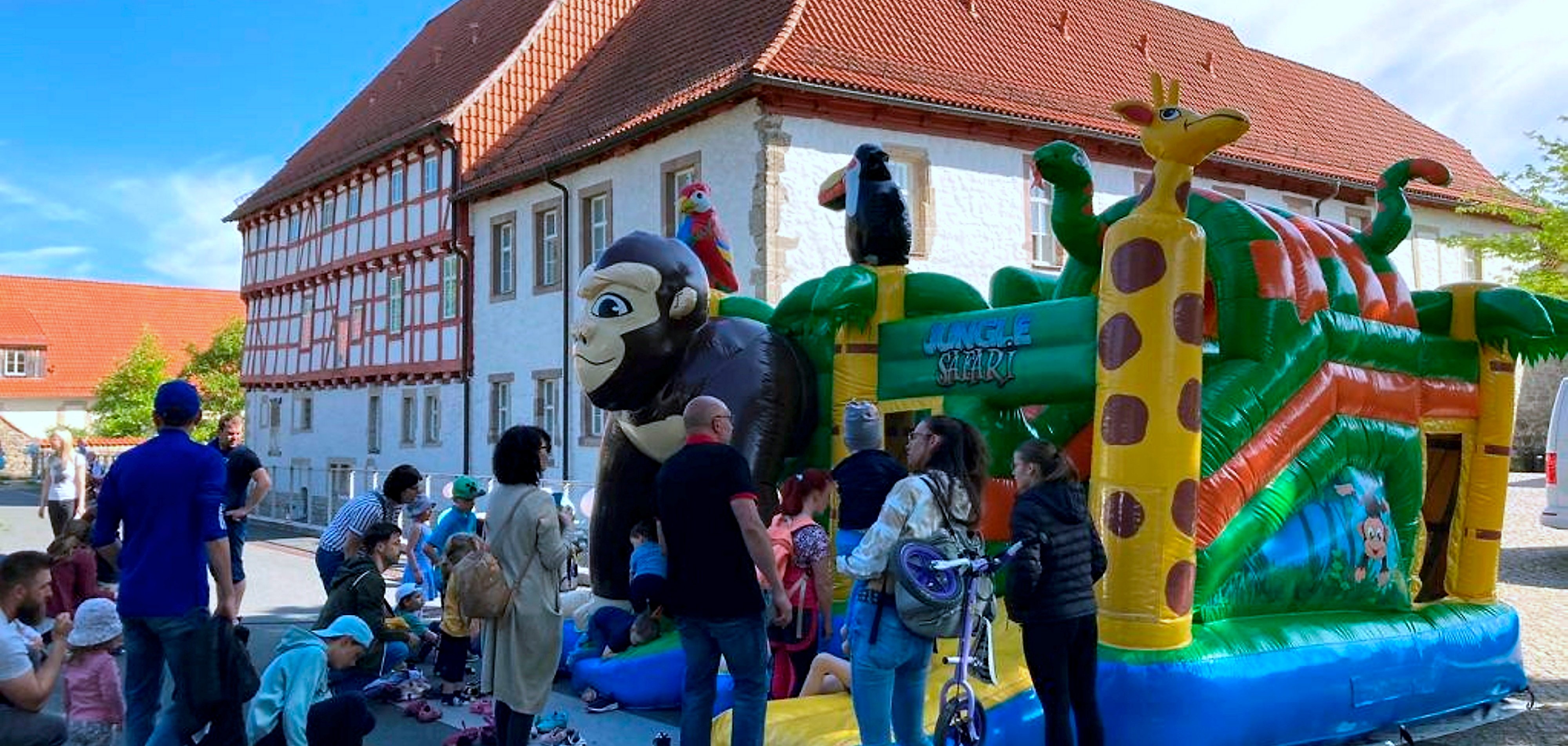 Rund um den Amtssitz des Stadtbürgermeisters gibt es für die kleinen und großen Besucher viel zu entdecken und auszuprobieren.
