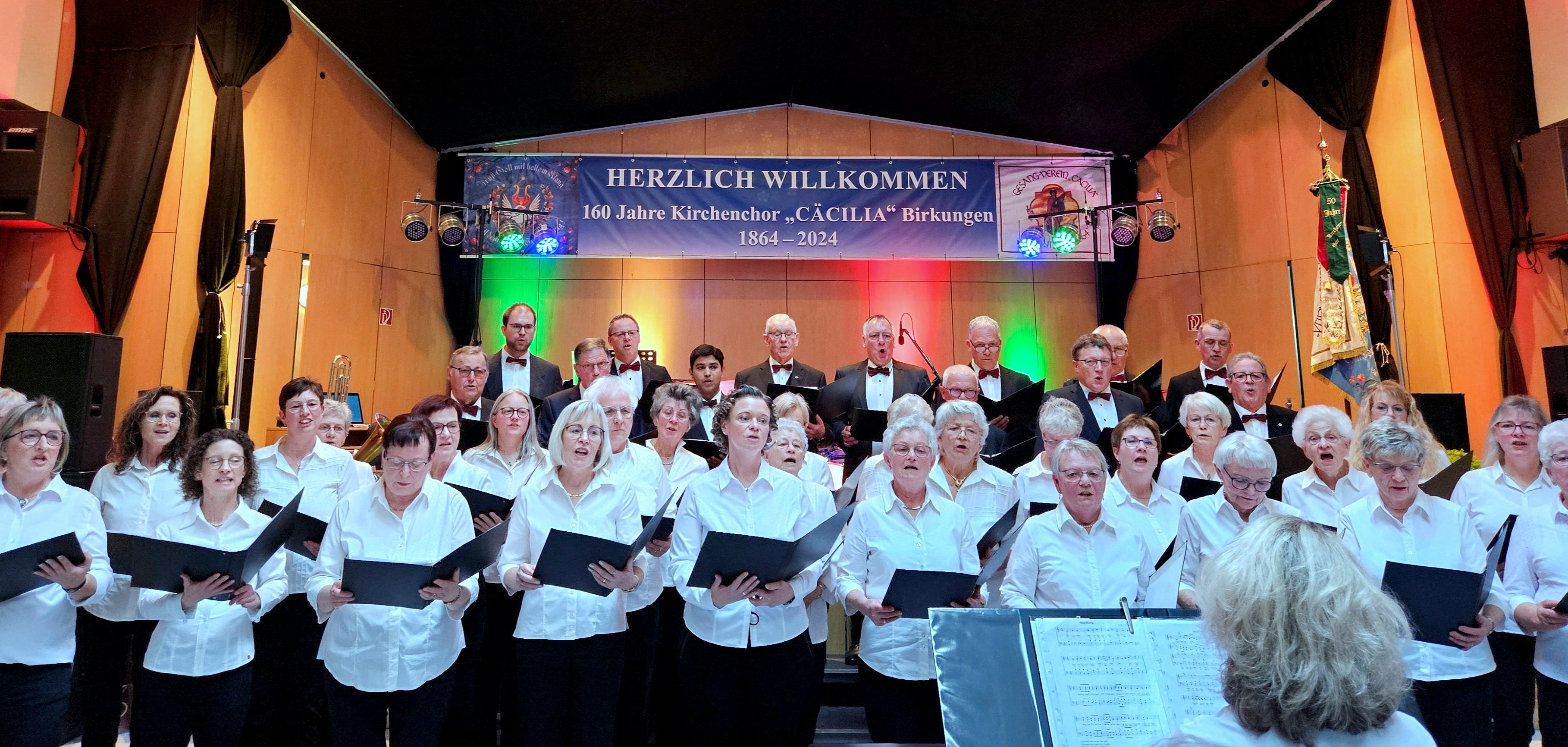 Der Kirchenchor im Saal "Siechen" in Birkungen