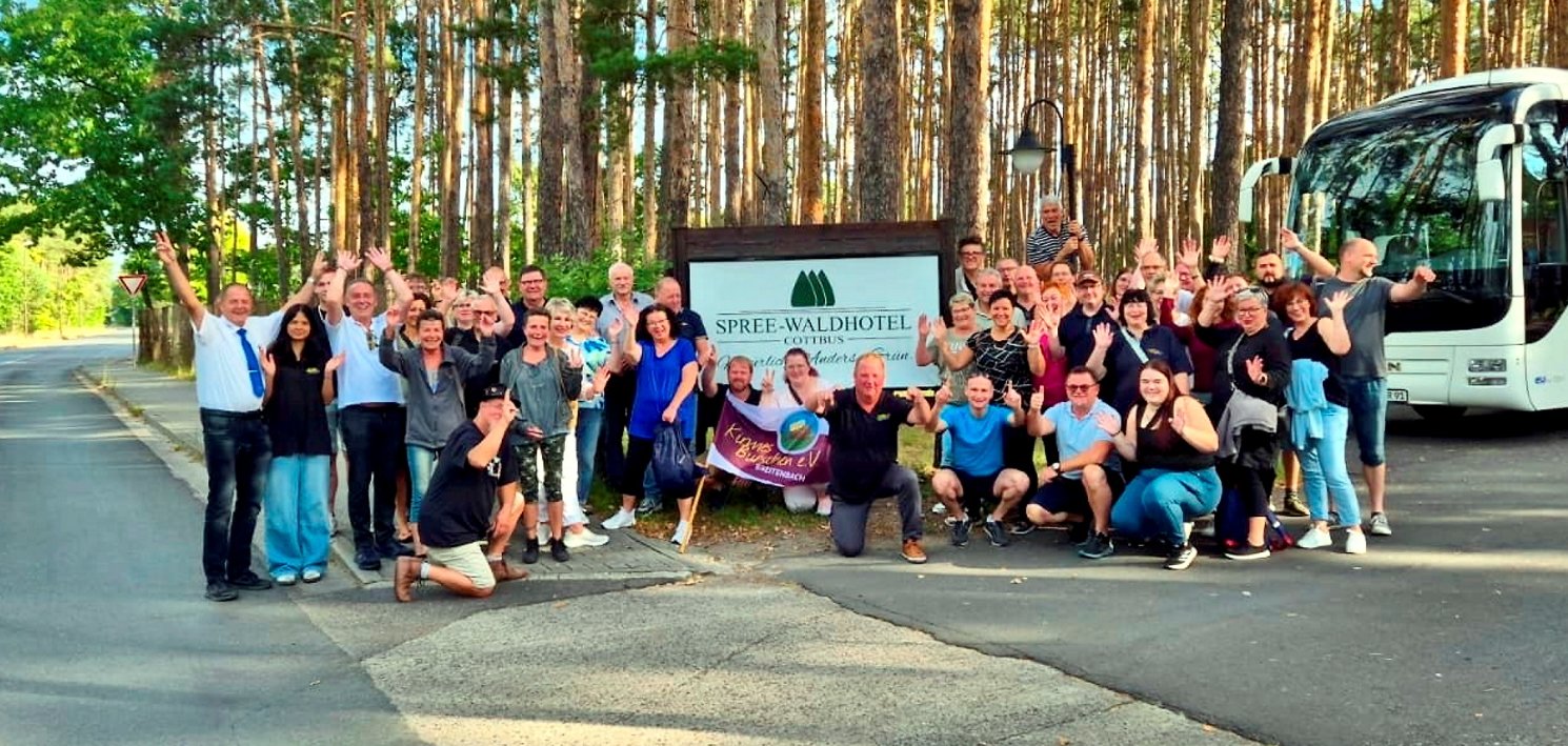 Kirmesburschen auf Tour im Spreewald