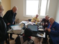 Hilfe beim Reparieren im "Reparier-Café".